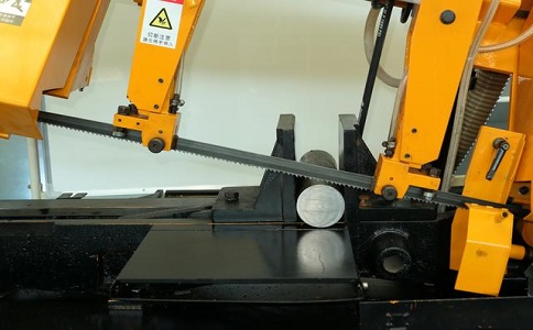 白云数控带锯床自动送料精度会出现偏差吗？